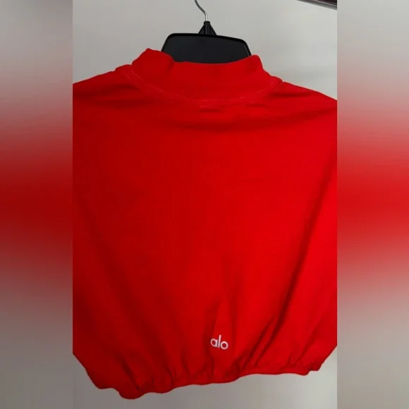 ALO Yoga Women's Vivid Red Short Sleeve Tee - Picture 5 of 5